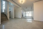 7 bedrooms Villa in Abu Dhabi, UAE No. 29188 - Image 4