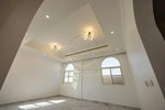 7 bedrooms Villa in Abu Dhabi, UAE No. 29188 - Image 6