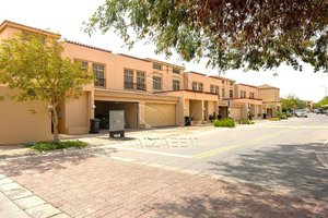 3 bedrooms Townhouse in Abu Dhabi, UAE No. 29201