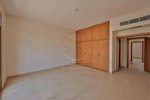3 bedrooms Townhouse in Abu Dhabi, UAE No. 29201 - Image 9
