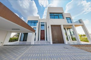 6 bedrooms Villa in Abu Dhabi, UAE No. 29236