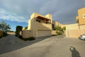 5 bedrooms Villa in Al Raha Gardens, UAE No. 29282