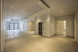 10 bedrooms Villa in Abu Dhabi, UAE No. 29397