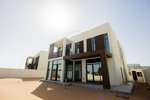 4 bedrooms Villa in Abu Dhabi, UAE No. 29453 - villa in Dubai