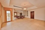 6 bedrooms Villa in Abu Dhabi, UAE No. 29700 - Image 8