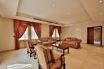 6 bedrooms Villa in Abu Dhabi, UAE No. 29700 - Image 12