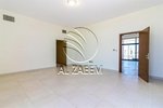 5 bedrooms Villa in Yas Island, UAE No. 29708 - Image 11