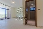 5 bedrooms Villa in Yas Island, UAE No. 29708 - Image 12