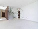 5 bedrooms Villa in Yas Island, UAE No. 29793 - Image 3