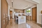 5 bedrooms Villa in Abu Dhabi, UAE No. 29821 - Image 5
