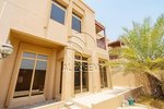 4 bedrooms Townhouse in Abu Dhabi, UAE No. 29823 - Image 2