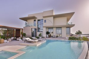 7 bedrooms Villa in Abu Dhabi, UAE No. 29887