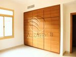 5 bedrooms Villa in Abu Dhabi, UAE No. 29903 - Image 10