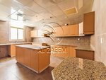 5 bedrooms Villa in Abu Dhabi, UAE No. 29910 - Image 2