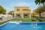 3 bedrooms Villa in Jumeirah Park, UAE No. 30543 - villa in Dubai