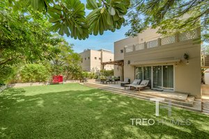 4 bedrooms Villa in Meadows, UAE No. 30545