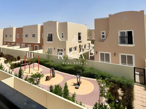4 bedrooms Villa in Dubai Land, UAE No. 30891