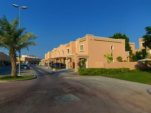 5 bedrooms Villa in Abu Dhabi, UAE No. 31255