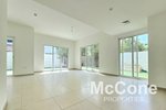 5 bedrooms Villa in Mudon, UAE No. 31319 - villa in Dubai