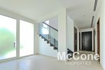 5 bedrooms Villa in Mudon, UAE No. 31319 - Image 4