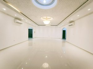 6 bedrooms Villa in Baniyas, UAE No. 31324