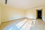 5 bedrooms Villa in Jumeirah Park, UAE No. 31352 - Image 9