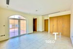 5 bedrooms Villa in Jumeirah Park, UAE No. 31352 - Image 11