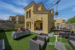 5 bedrooms Villa in Dubai Land, UAE No. 31357