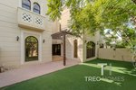 4 bedrooms Villa in Mudon, UAE No. 31359 - Image 2