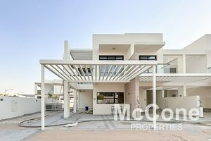 4 bedrooms Townhouse in DAMAC Hills (Akoya by DAMAC), UAE No. 31970