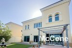 4 bedrooms Villa in Jumeirah Park, UAE No. 32396 - villa in Dubai