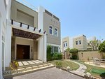 5 bedrooms Villa in Mudon, UAE No. 32430 - Image 2