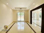 5 bedrooms Villa in Mudon, UAE No. 32430 - Image 9