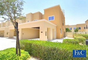 2 bedrooms Townhouse in Dubai Land, UAE No. 326