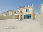 4 bedrooms Villa in Jumeirah Park, UAE No. 3296 - villa in Dubai