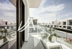 4 bedrooms Villa in Yas Island, UAE No. 33596 - Image 2