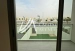 2 bedrooms Townhouse in Yas Island, UAE No. 33660 - Image 2
