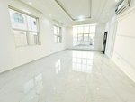 7 bedrooms Villa in Abu Dhabi, UAE No. 33934 - Image 4