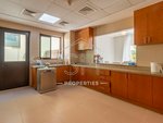 5 bedrooms Villa in Dubai, UAE No. 34563 - Image 19