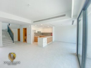 3 bedrooms Villa in Dubai Land, UAE No. 34678