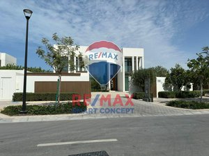 5 bedrooms Villa in Abu Dhabi, UAE No. 36502