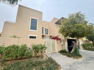 4 bedrooms Villa in Al Raha Gardens, UAE No. 38596