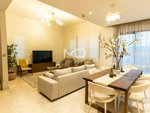 4 bedrooms Villa in Abu Dhabi, UAE No. 40779 - Image 2