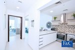 1 bedroom Apartment in Business Bay, UAE No. 417 - Image 5