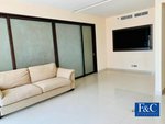 1 bedroom Apartment in Business Bay, UAE No. 420 - Image 4