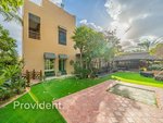 6 bedrooms Villa in Meadows, UAE No. 4265 - Image 11