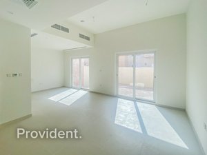 3 bedrooms Villa in Dubai Land, UAE No. 4296