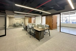 193.9m² Office in Jumeirah Lake Towers, UAE No. 43016