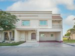 4 bedrooms Villa in Abu Dhabi, UAE No. 43307 - villa in Dubai