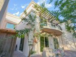4 bedrooms Villa in Abu Dhabi, UAE No. 43307 - Image 2